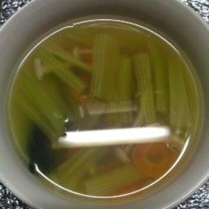 彼の寝起きゴハン用に作りました♪小松菜をスープに入れた事がなかったんで楽しく作れました レシピ有り難うございました_(._.)_